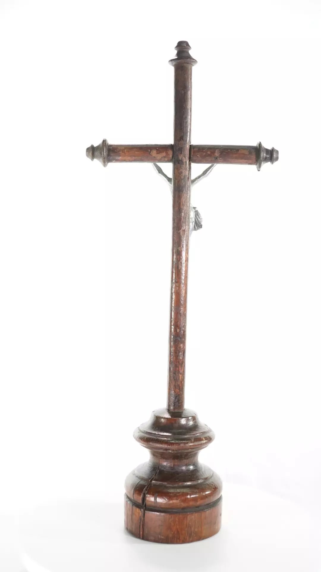 Crucifixo Devocional em Madeira com Cristo em Metal